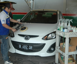 tips-merawat-mobil-warna-putih